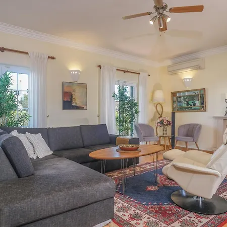 Majoka, 4 Bedroom Private