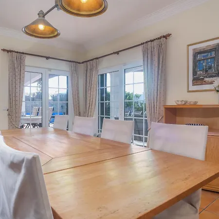 Majoka, 4 Bedroom Private *