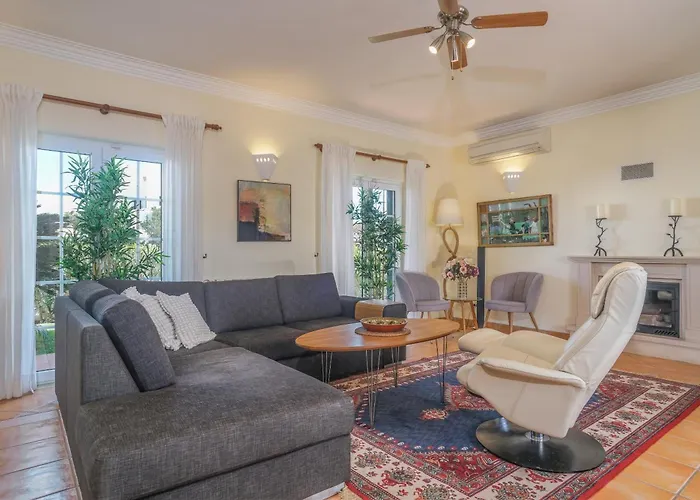 Majoka, 4 Bedroom Private