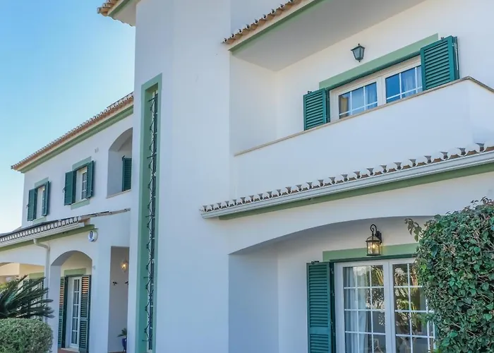 Majoka, 4 Bedroom Private