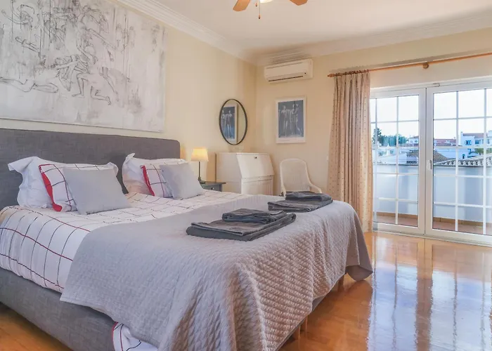 Majoka, 4 Bedroom Private