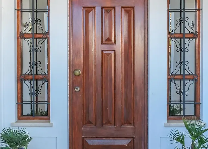 Majoka, 4 Bedroom Private *