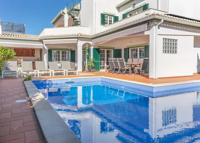 Majoka, 4 Bedroom Private Villa *