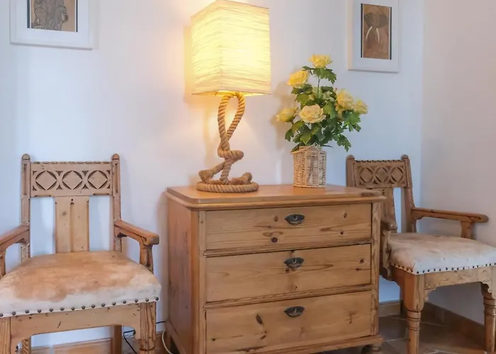 Majoka, 4 Bedroom Private Villa *