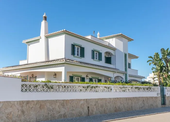 Majoka, 4 Bedroom Private