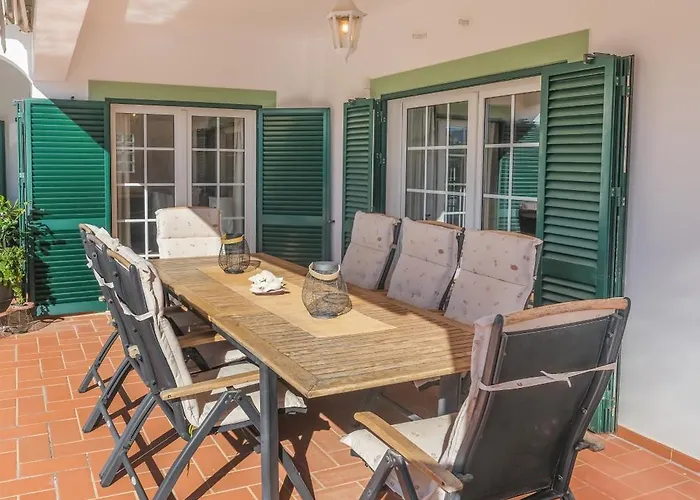 Majoka, 4 Bedroom Private Villa *