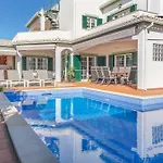 Majoka, 4 Bedroom Private Villa *