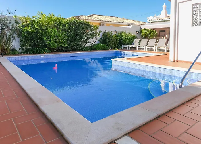 Majoka, 4 Bedroom Private *