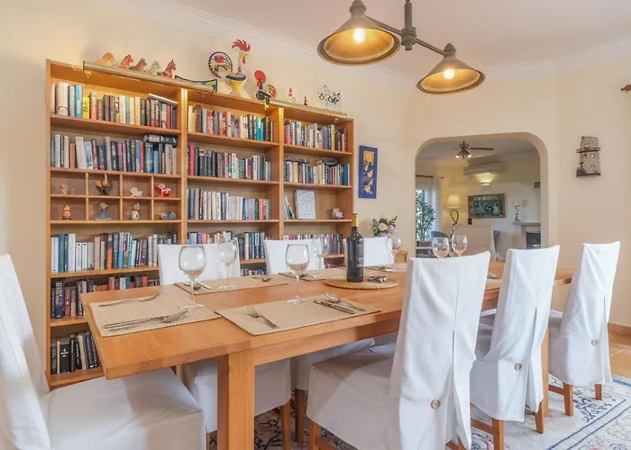 Majoka, 4 Bedroom Private * Λάγος