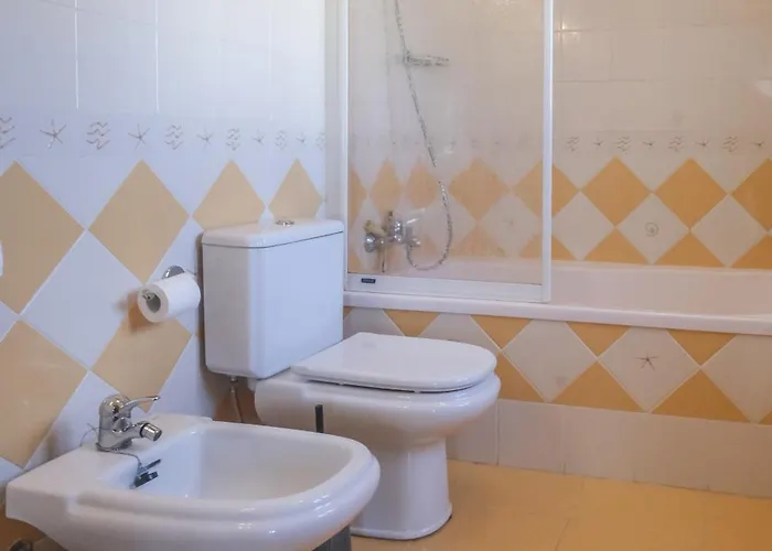 Majoka, 4 Bedroom Private *