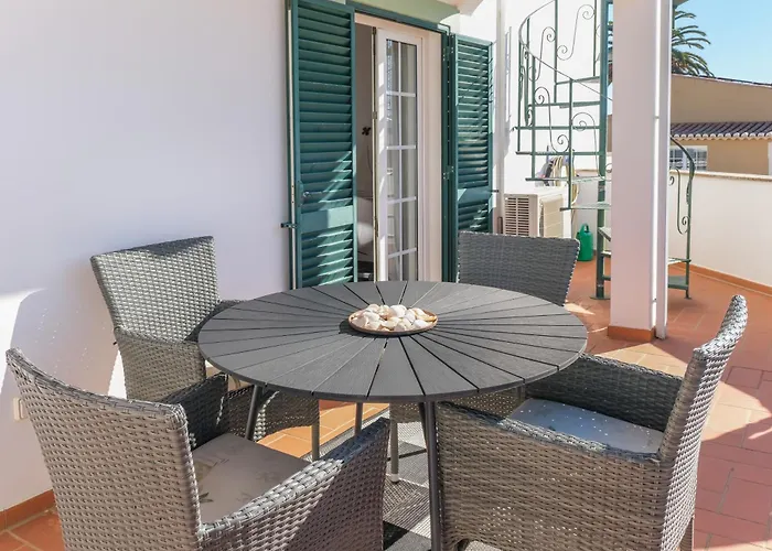 Majoka, 4 Bedroom Private Βίλα *