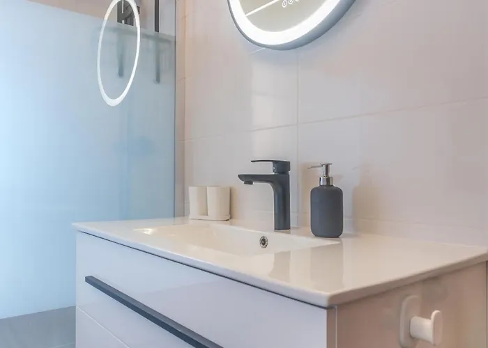 Majoka, 4 Bedroom Private