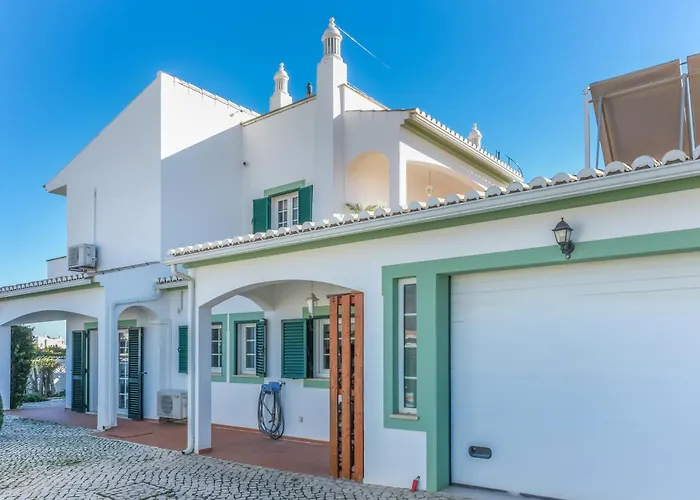 Majoka, 4 Bedroom Private Βίλα