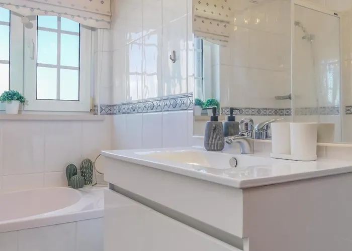 Majoka, 4 Bedroom Private Λάγος