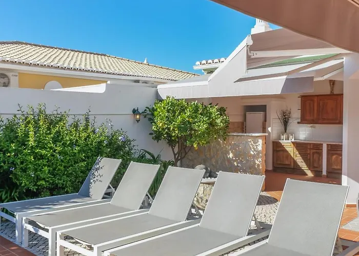 Majoka, 4 Bedroom Private Βίλα