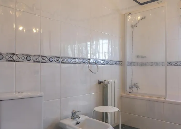 Majoka, 4 Bedroom Private *