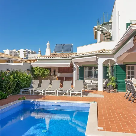 Villa Majoka, 4 Bedroom Private *