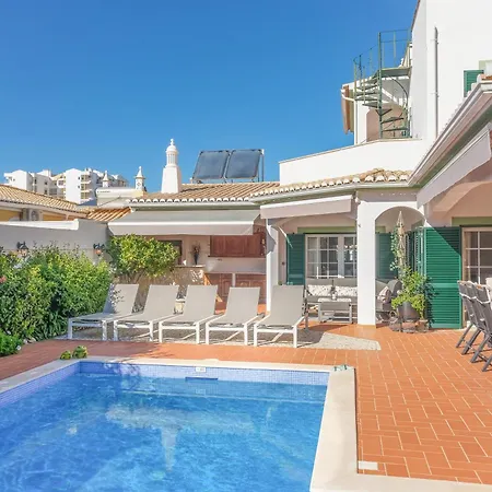 Villa Majoka, 4 Bedroom Private Lagos