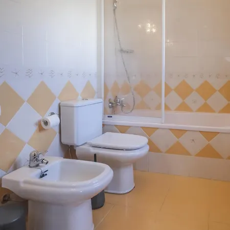 Majoka, 4 Bedroom Private *