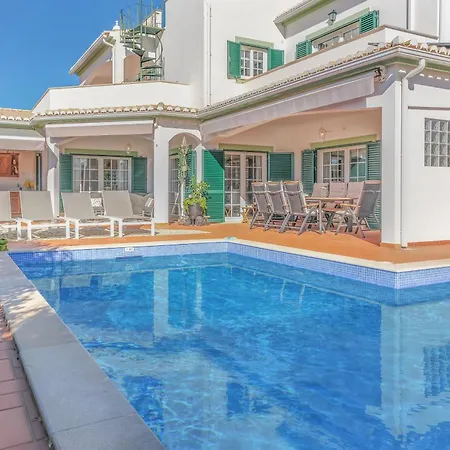 Majoka, 4 Bedroom Private *