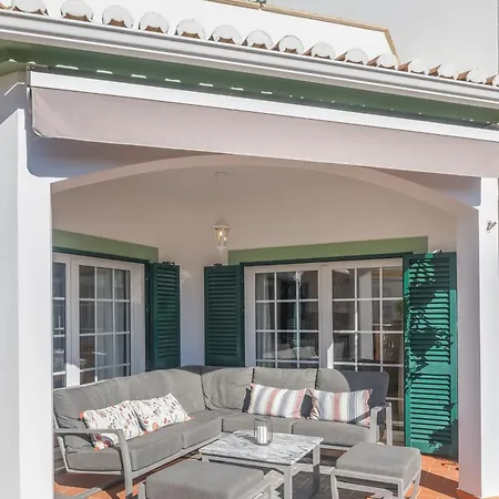 Majoka, 4 Bedroom Private Villa *