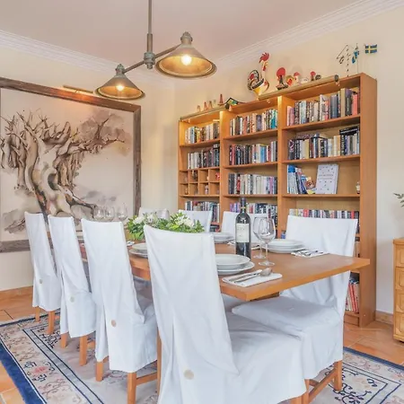 Villa Majoka, 4 Bedroom Private Lagos