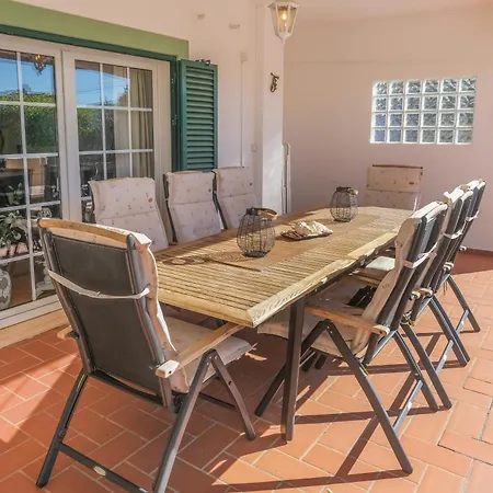 Villa Majoka, 4 Bedroom Private Lagos