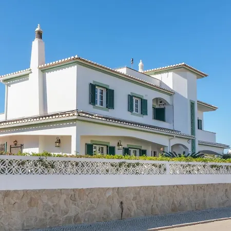 Majoka, 4 Bedroom Private