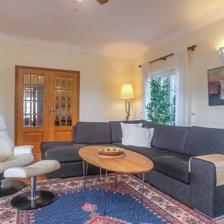 Villa Majoka, 4 Bedroom Private Lagos